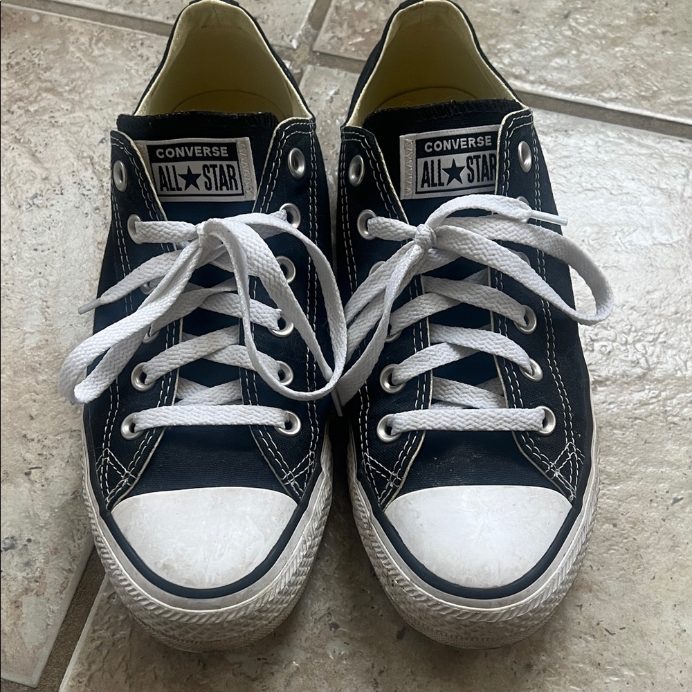 Womens Low Top Sneakers - Black/White